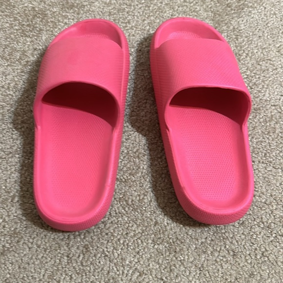 Cloud slipper sandals women’s size 11. Super comfy 💕 - Picture 14 of 16